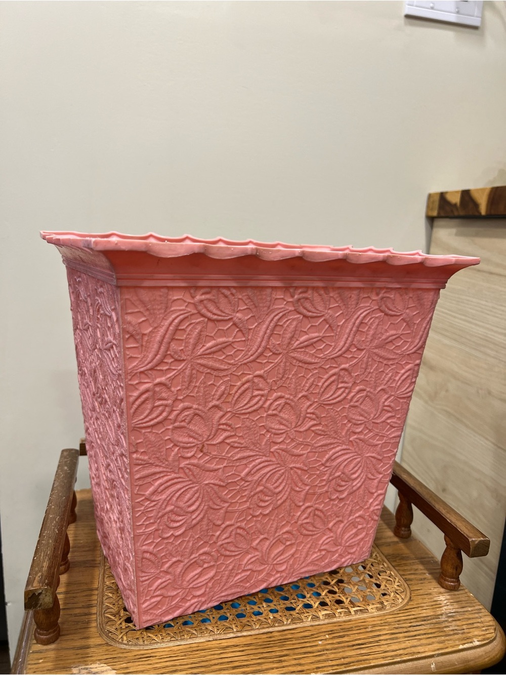 Trash can - Picture 2 of 4